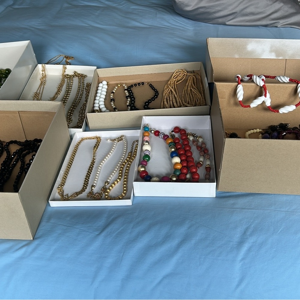 Bundle of Vintage jewelry